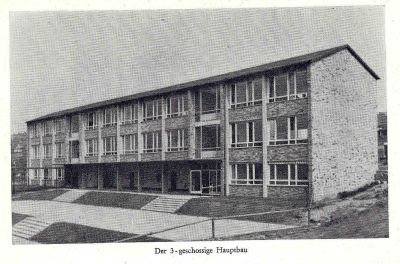 eroffnung-volksschule-1963- hauptbau_400